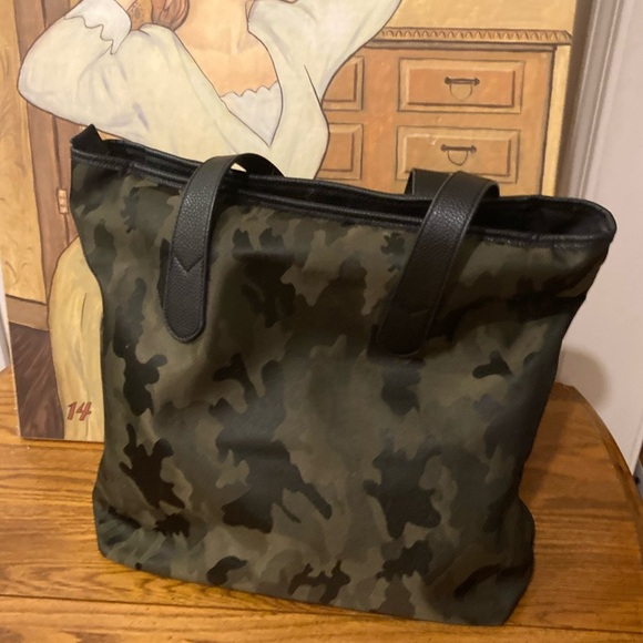 Camouflage Tote Bag - EUC — Black gray/green - Picture 2 of 8
